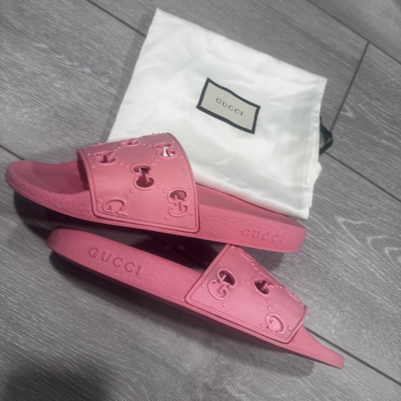 GUCCI PINK SLIDES!!! LIKE NEW!!! WORN ONCE!!!! STUNNING! - Picture 1 of 7